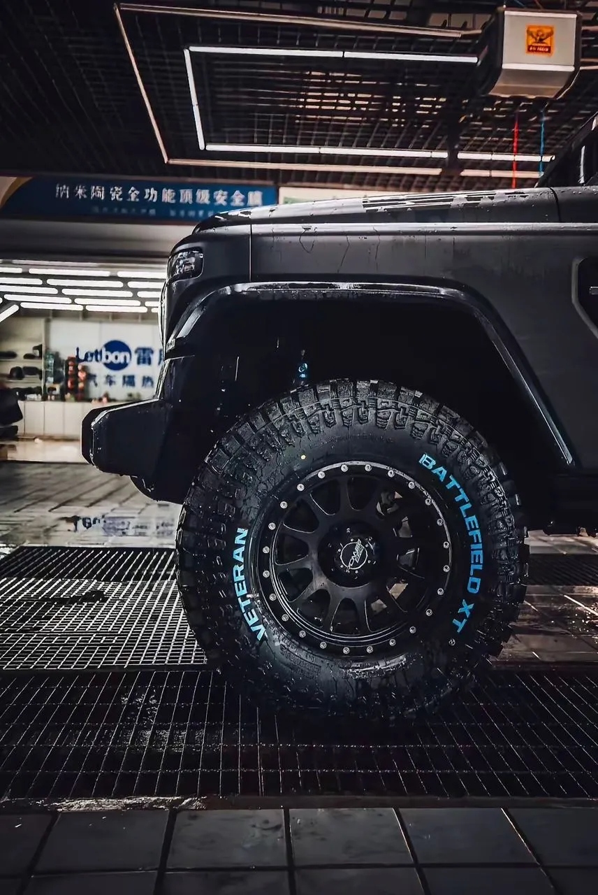 Close-up of Veteran Battlefield XT tread and sidewall